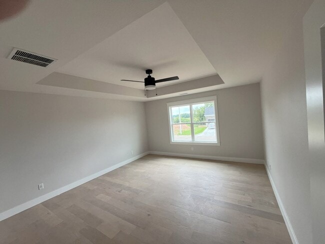 Building Photo - Beautiful BRAND-NEW 4 bedroom, 2 bath home...