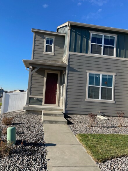 Building Photo - 817 Morning Glory Rd