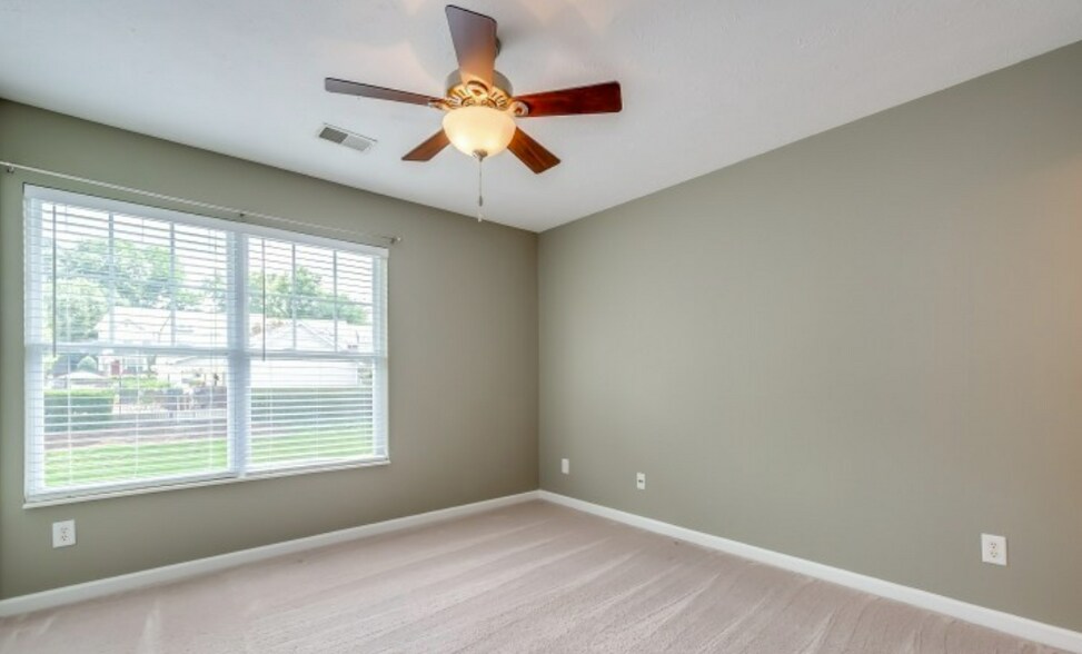 Building Photo - 466 Flintlock Ct