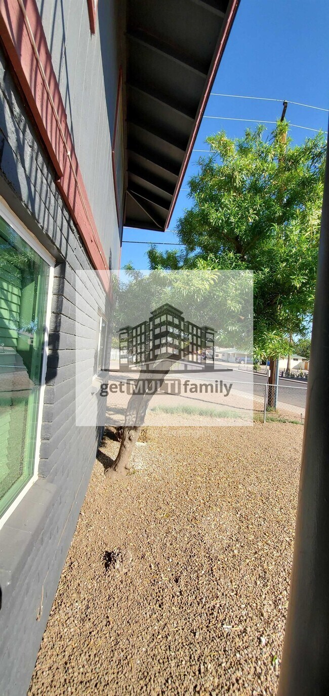 Building Photo - 1766 E 6th Ave