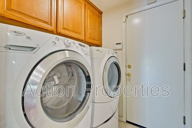 Building Photo - 11754 Ridge Creek Ct