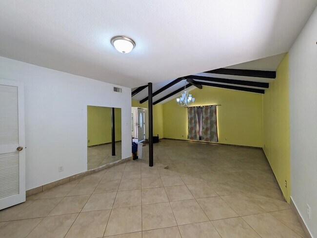 Building Photo - 3848 W North Ln