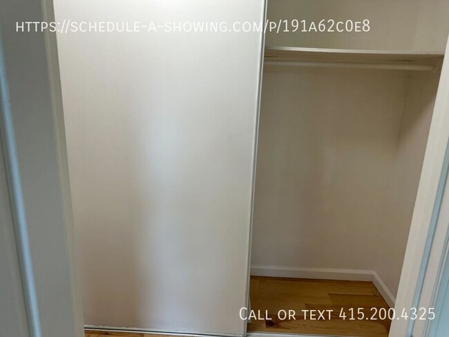 Building Photo - Charming 2-Bedroom Condo in the Heart of C...