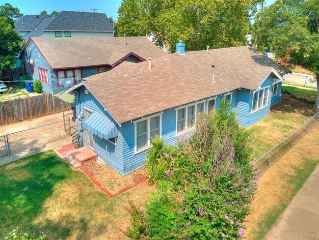 Building Photo - Remodeled 3 Bedroom Bungalow in OKC's Plaz...