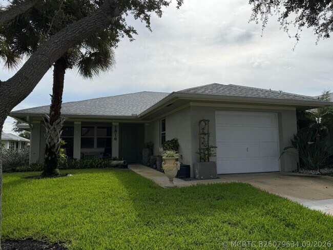 Building Photo - 1816 E Royal Tern Ln