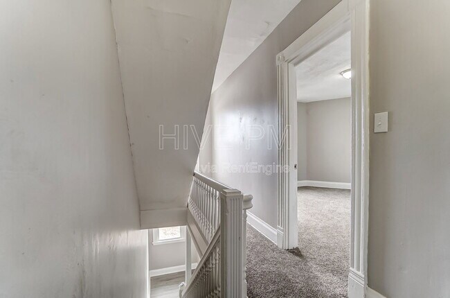 Building Photo - 1758 Brewster Ave