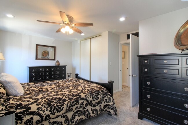 Building Photo - Fully Furnished 1 Bed, 1 Bath Apartment in Richlan