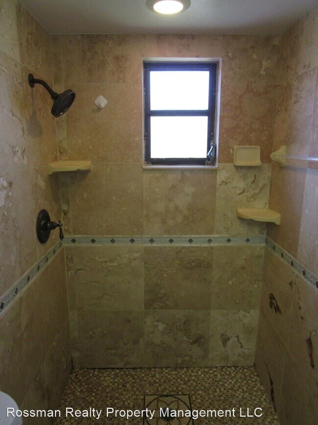 Building Photo - 3 br, 2 bath House - 1814 SE 4th Street