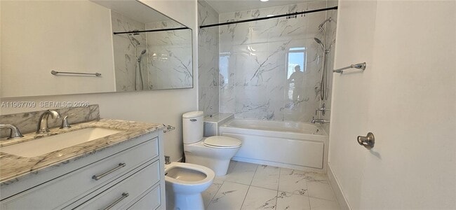 Building Photo - 3029 NE 188th St