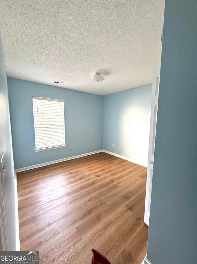 Building Photo - 3871 Pleasant Oaks Dr