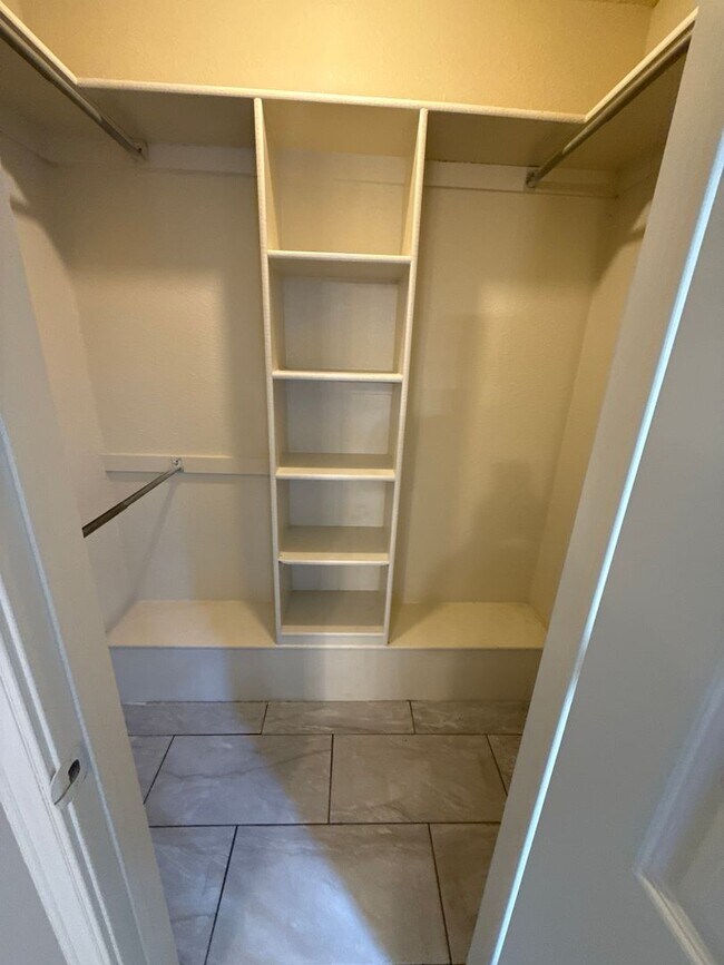 Building Photo - 3 bed, 2 bath, 2 car garage House, yard care included