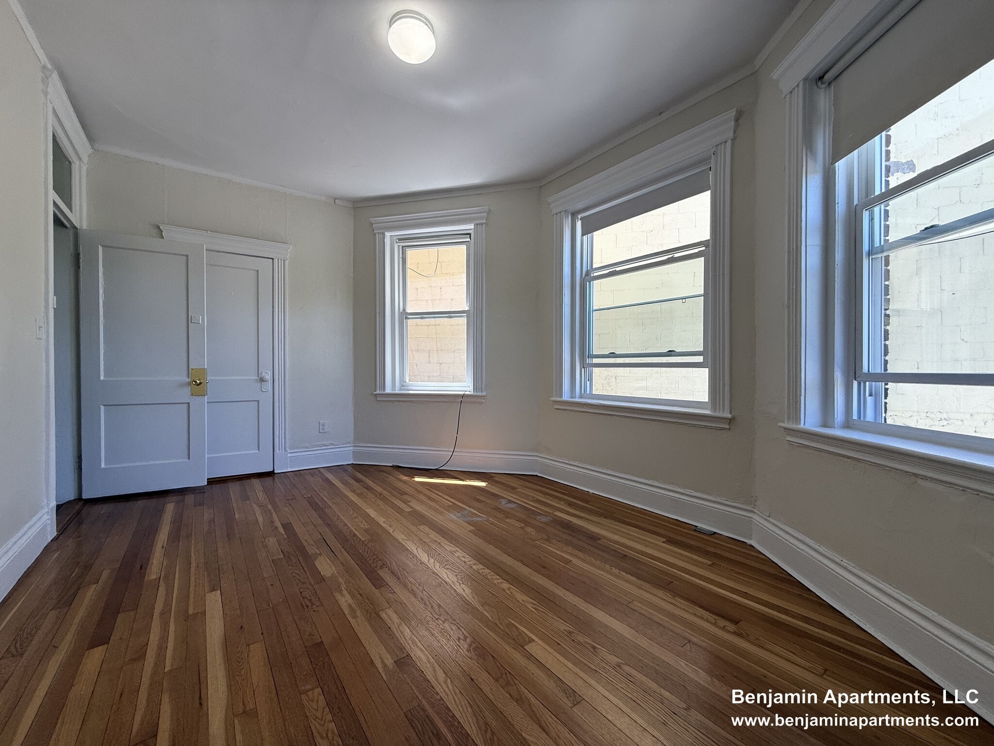 Building Photo - 1350 Comm.Ave. Unit 8