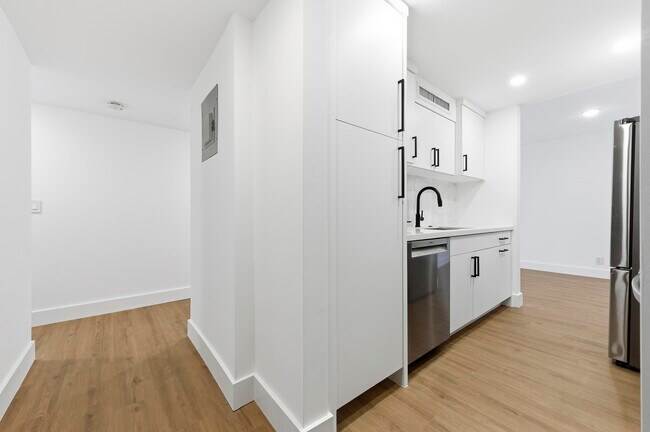 Building Photo - 1601 S Flagler Dr