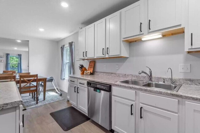 Building Photo - Beautiful, newly built 3-bedroom in South Walton