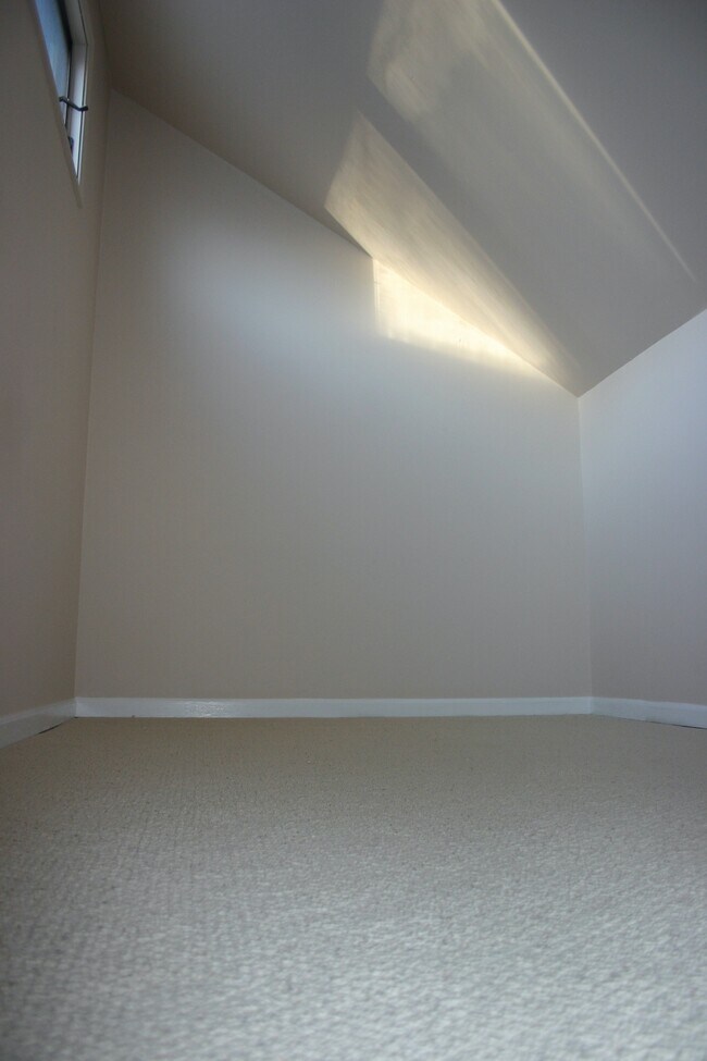 Loft - 1750 W Liberty St