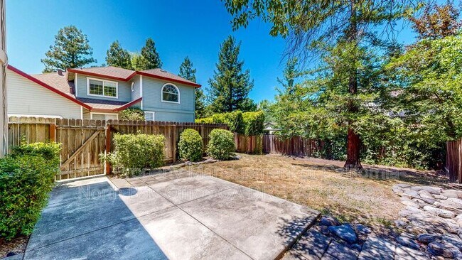 Building Photo - 5075 Charmian Dr