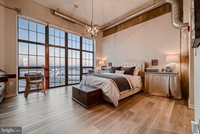 Building Photo - 1200 Steuart St