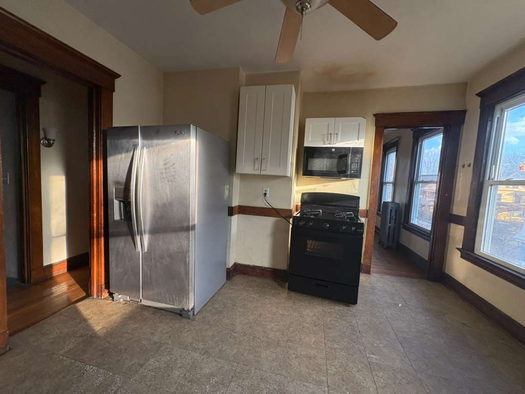 Building Photo - 346 Norton St