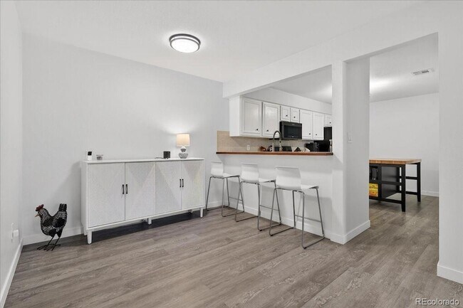 Building Photo - 7250 S Gaylord St