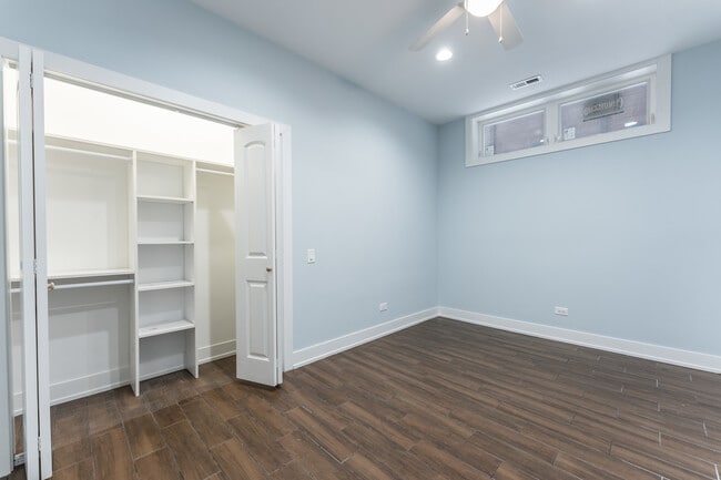 Building Photo - 3329 N Avers Ave