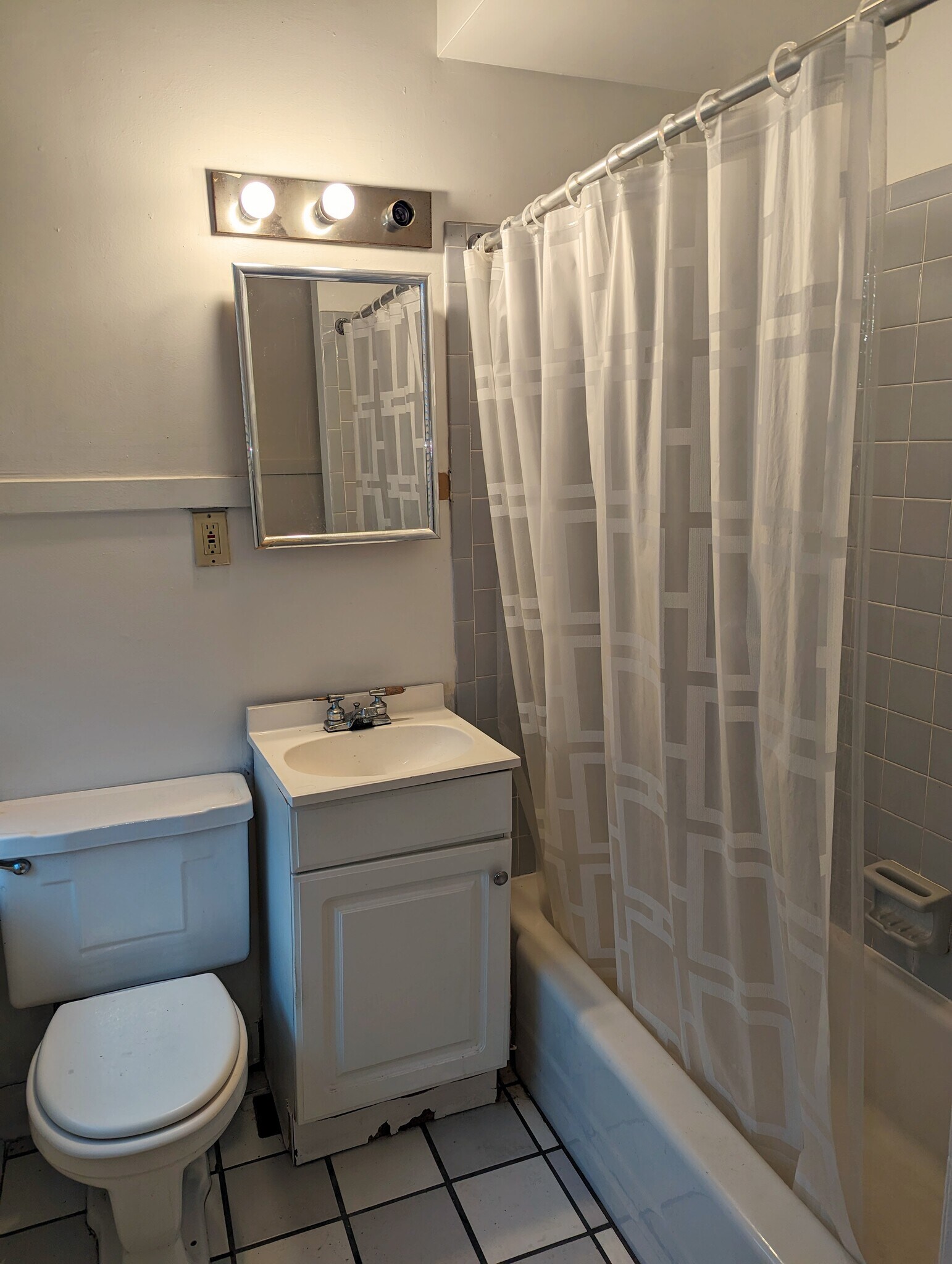 Downstairs Bathroom - 2535 Fairview Ave