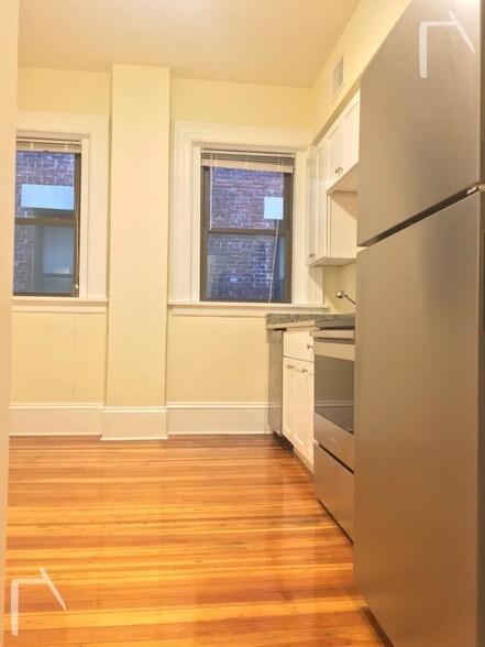 Building Photo - 1463 Beacon St