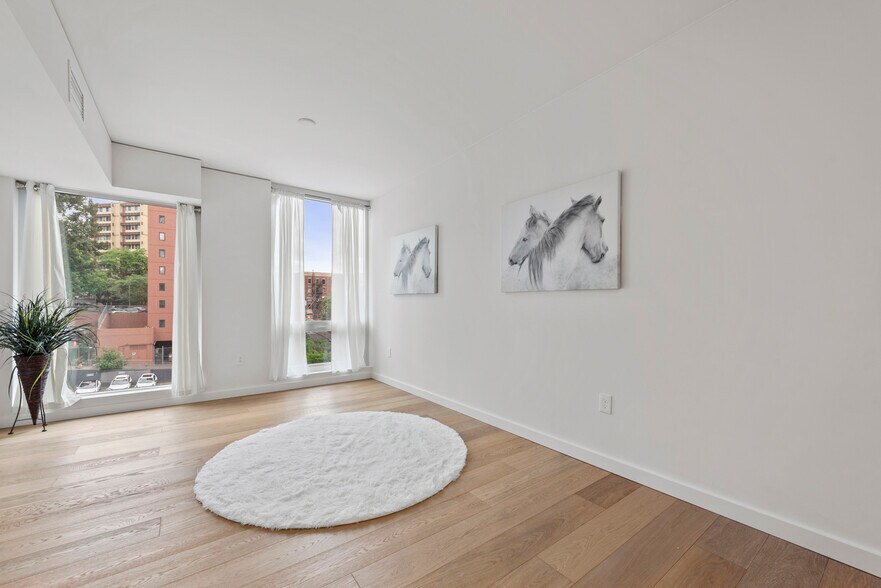 living room - 450 S Main St