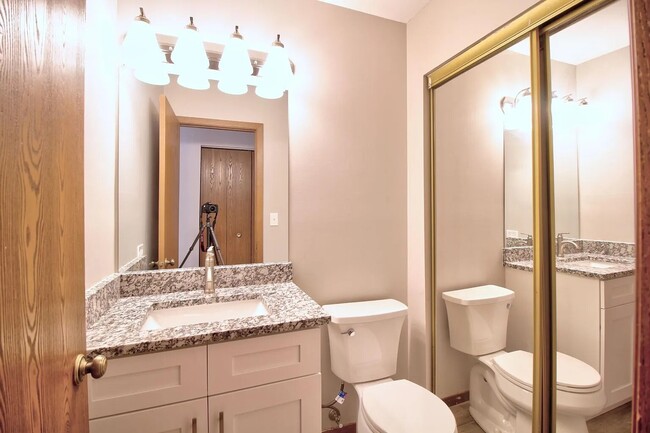 Building Photo - 1741 Tufts Ct