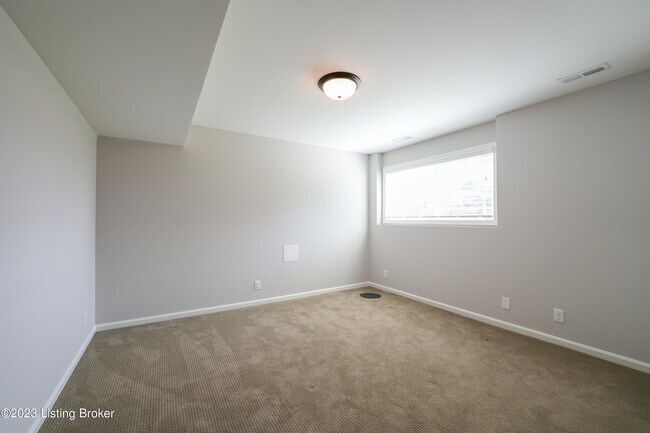 Building Photo - 1606 Church Side Dr