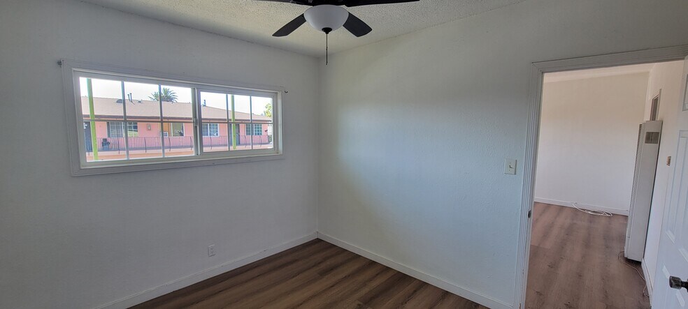 Building Photo - 400 E Hullett St