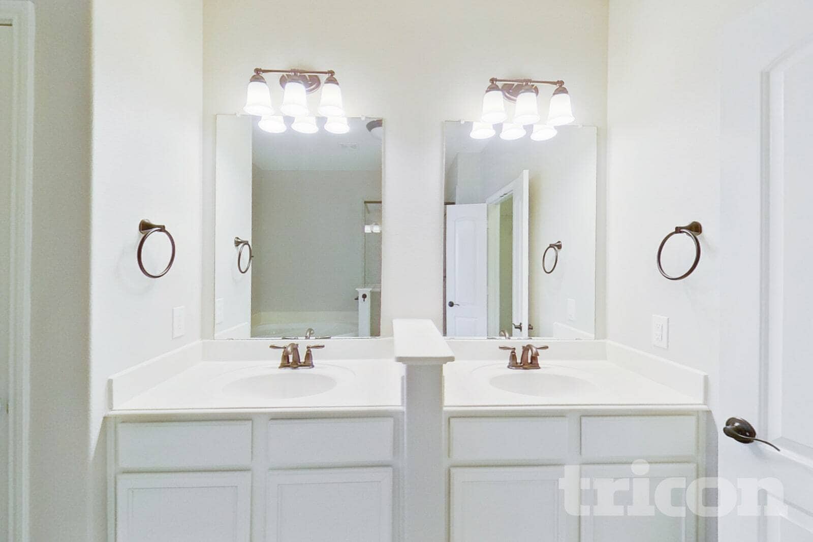 Building Photo - 616 Meadow Springs Dr