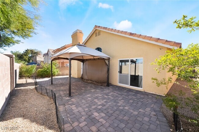 Building Photo - 9216 Sun Rose Ave