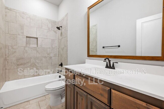 Building Photo - 1636 Town Creek Cir