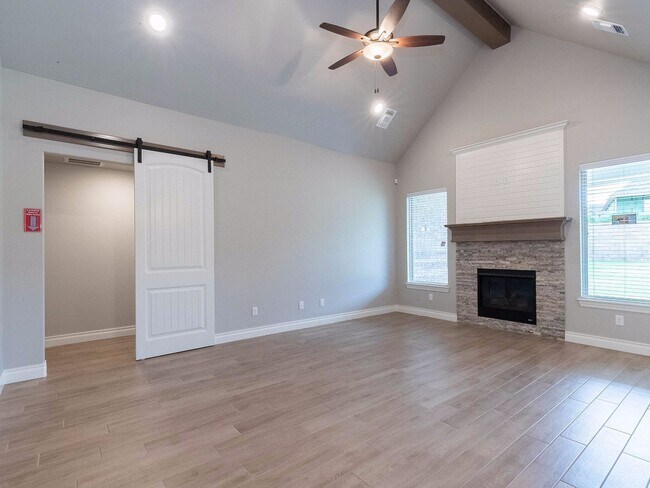 Building Photo - Beautiful Home - 4 Bedroom, 3 Bathroom with Bonus Room in East Edmond