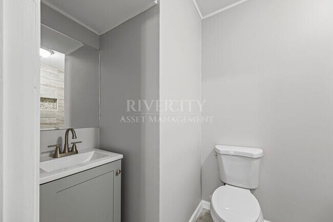 Building Photo - Berclair Beauty: Newly Renovated 3 Bed, 2 ...
