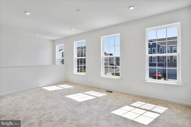 Building Photo - 64 Stafford Pl