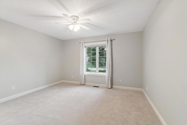 Building Photo - 5279 Thames Ct
