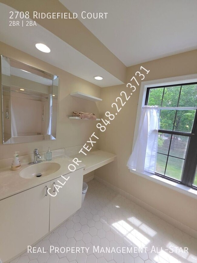 Building Photo - 2708 Ridgefield Ct