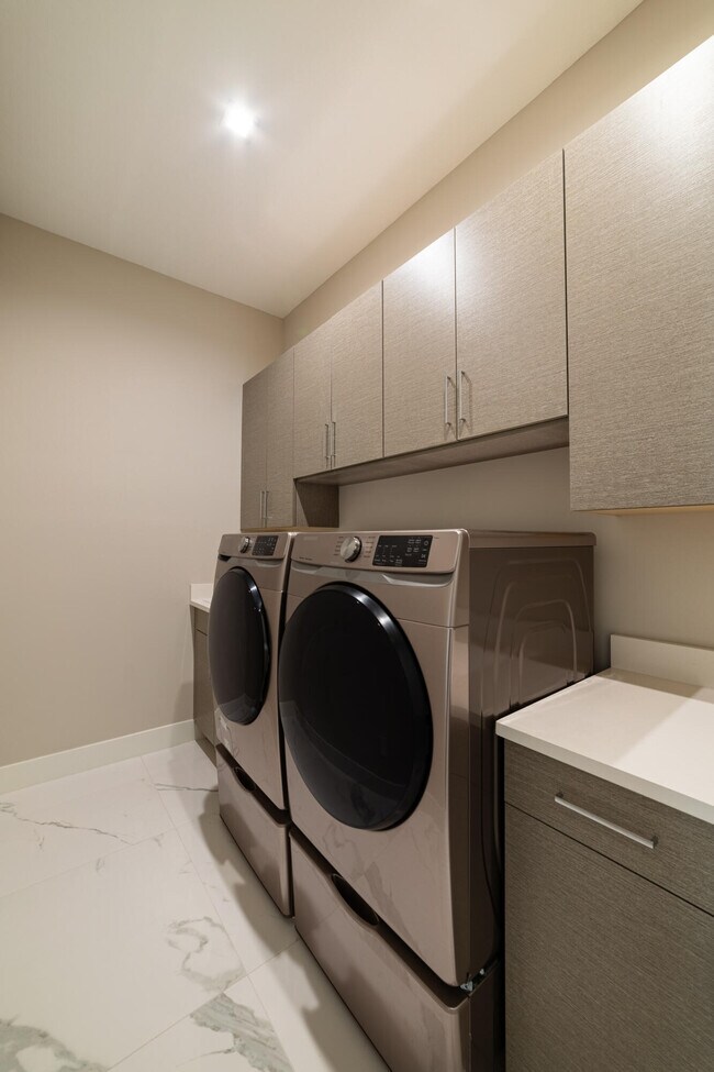 Building Photo - 3018 Safflower Cir