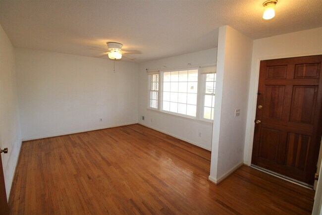 Building Photo - 2378 Valleybrook Rd