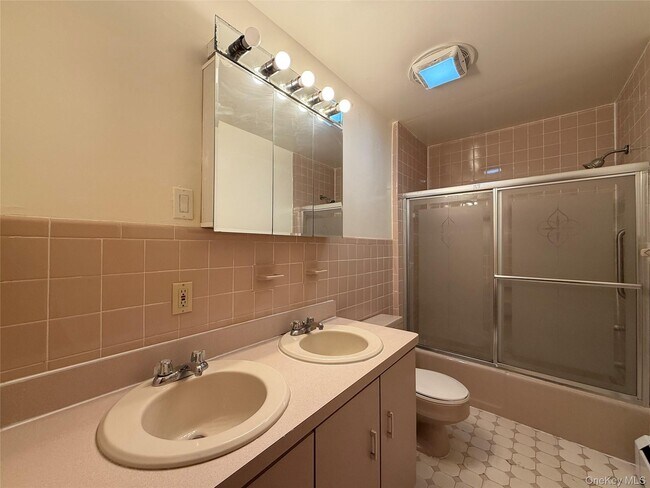 Building Photo - 15 North St