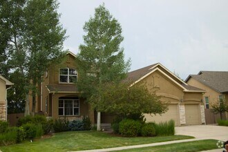Building Photo - Gorgeous Mountain Views in Great School Di...