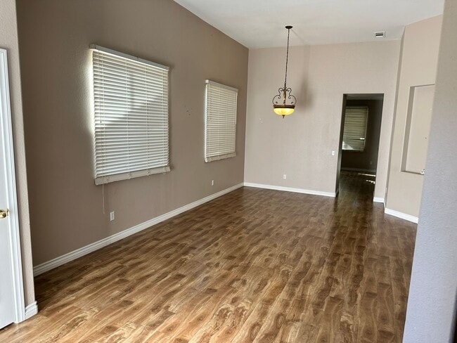 Building Photo - Spacious 4-Bedroom Home in Prime Moreno Valley Location