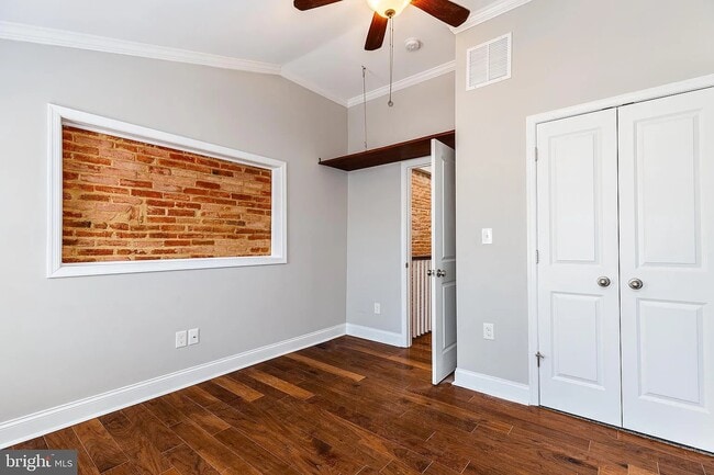 Building Photo - 411 S Duncan St