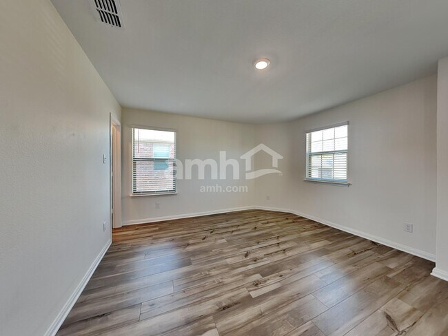 Building Photo - 216 Foster Ln