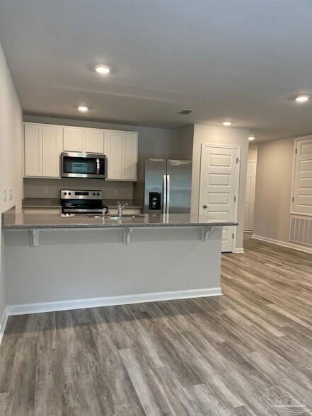 Building Photo - 8665 Pathstone Blvd