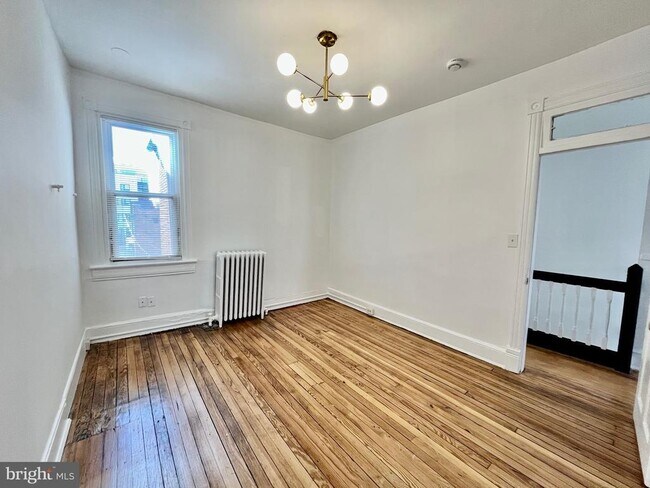 Building Photo - 1113 I St NE