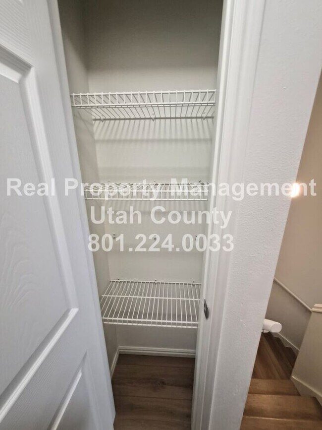 Building Photo - 747 Hanover Dr