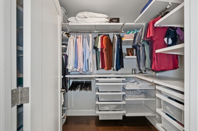 Building Photo - 1330 Lancaster St