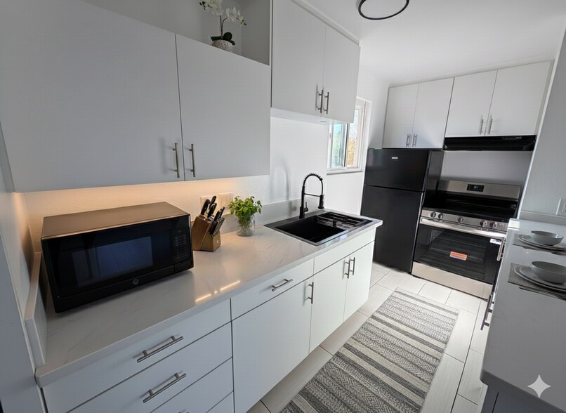 Building Photo - 195 Madrona St